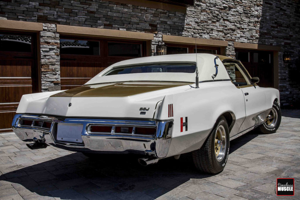 Wisco was responsible for adorning the Grand Prix with the vinyl roof with limousine-style rear window. They added the Landau bars on the sail panels and the chrome-plated nose cap on the hood for added touches of elegance.